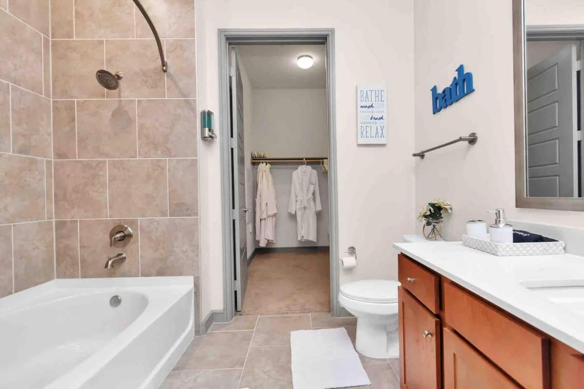 Htown Downtown Oasis Apartment Houston Exterior photo