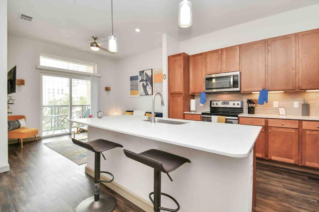 Htown Downtown Oasis Apartment Houston Exterior photo