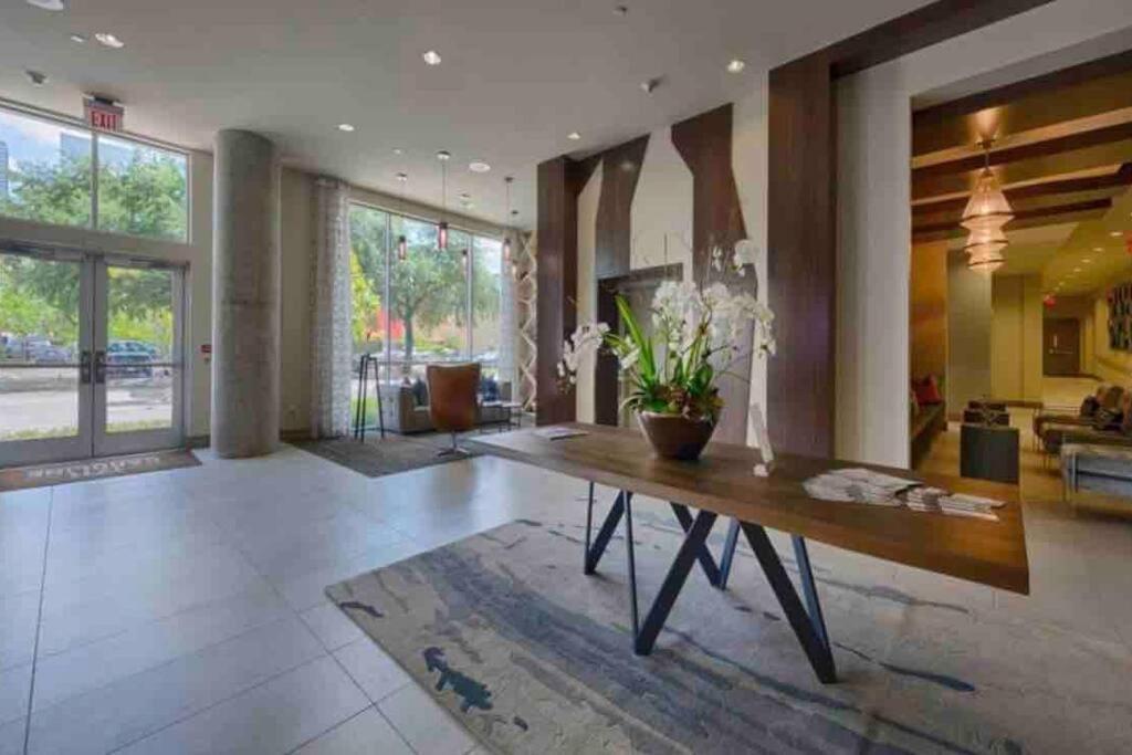 Htown Downtown Oasis Apartment Houston Exterior photo