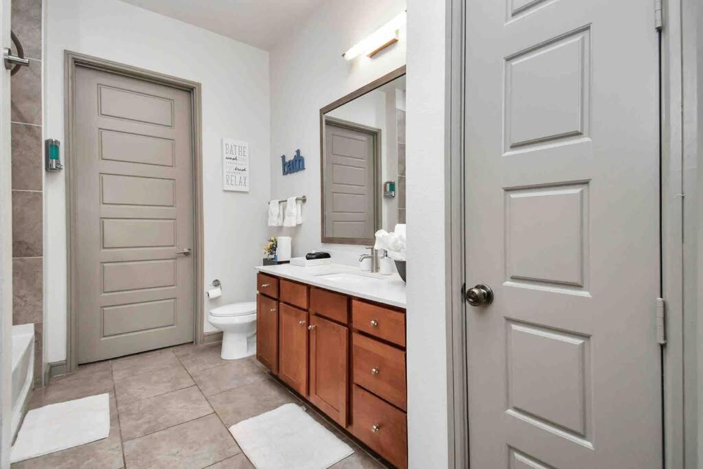 Htown Downtown Oasis Apartment Houston Exterior photo
