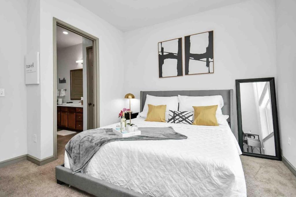 Htown Downtown Oasis Apartment Houston Exterior photo