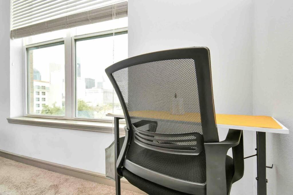 Htown Downtown Oasis Apartment Houston Exterior photo